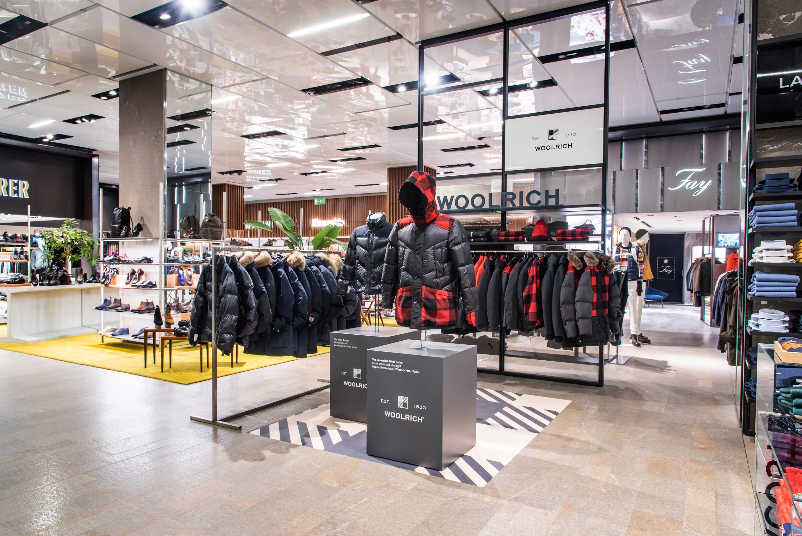 Woolrich retail corner at Rinascente, Milano