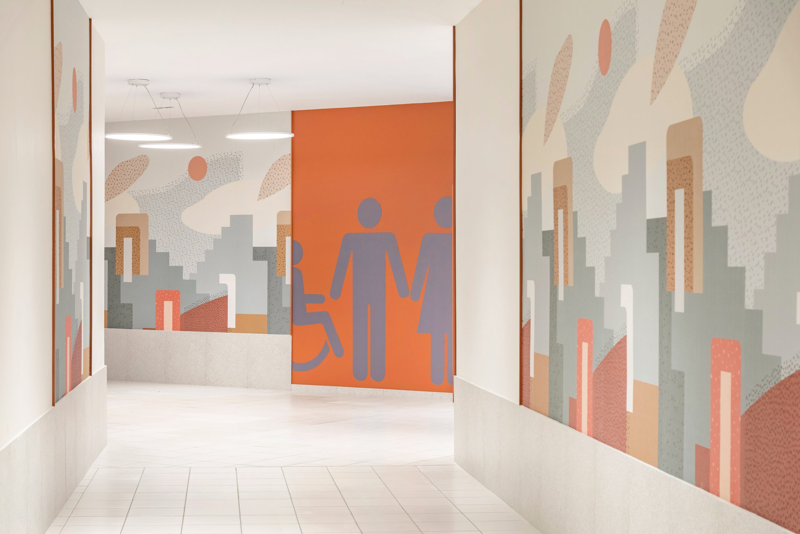 Wall graphics at Centro Leonardo shopping center Fiumicino