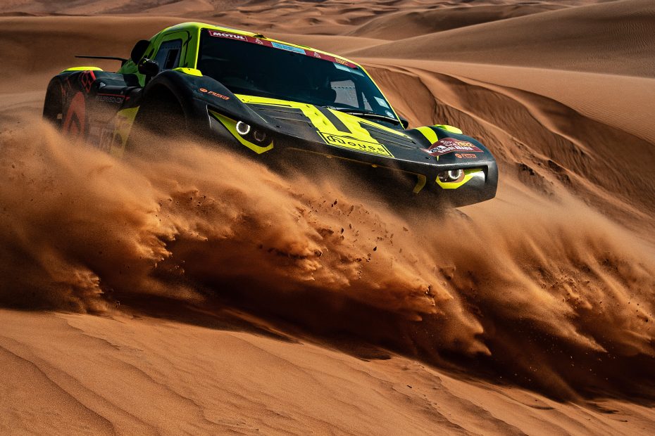 Dakar Rally 2022 in Saudi Arabian desert